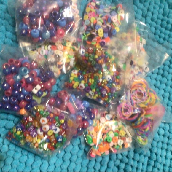 Kaleah Jewelry - Bead confetti 🎉